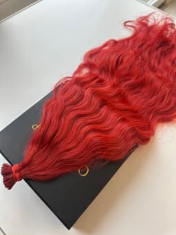 Extensions kératine cheveux russes rouges ondulés
