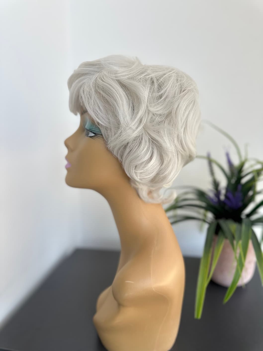 Lady Light Grey wig
