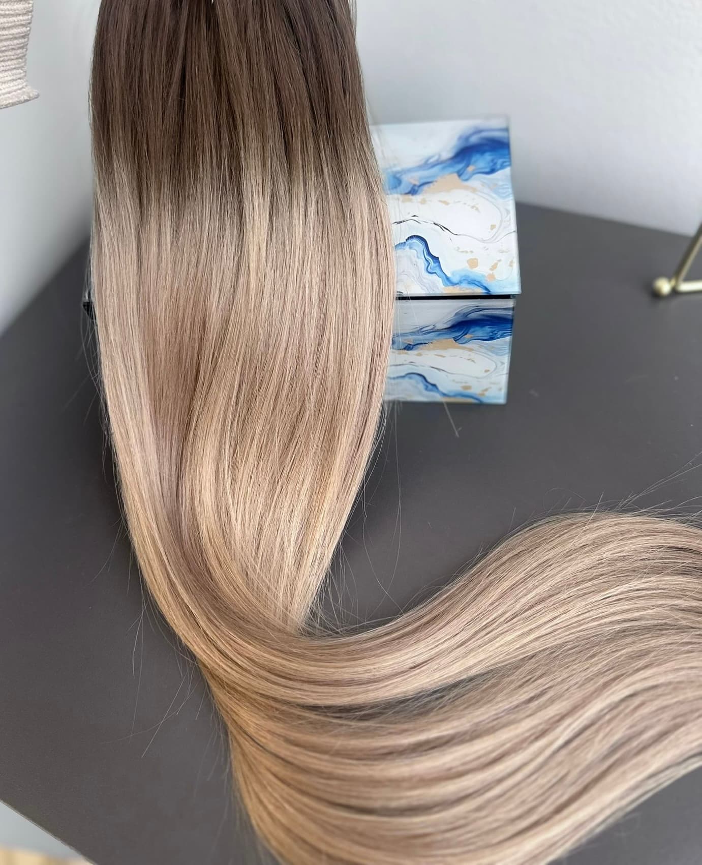 White Platinum Ombre Extensions #4/#20 White Platinum Ombre Extensions #4/#20