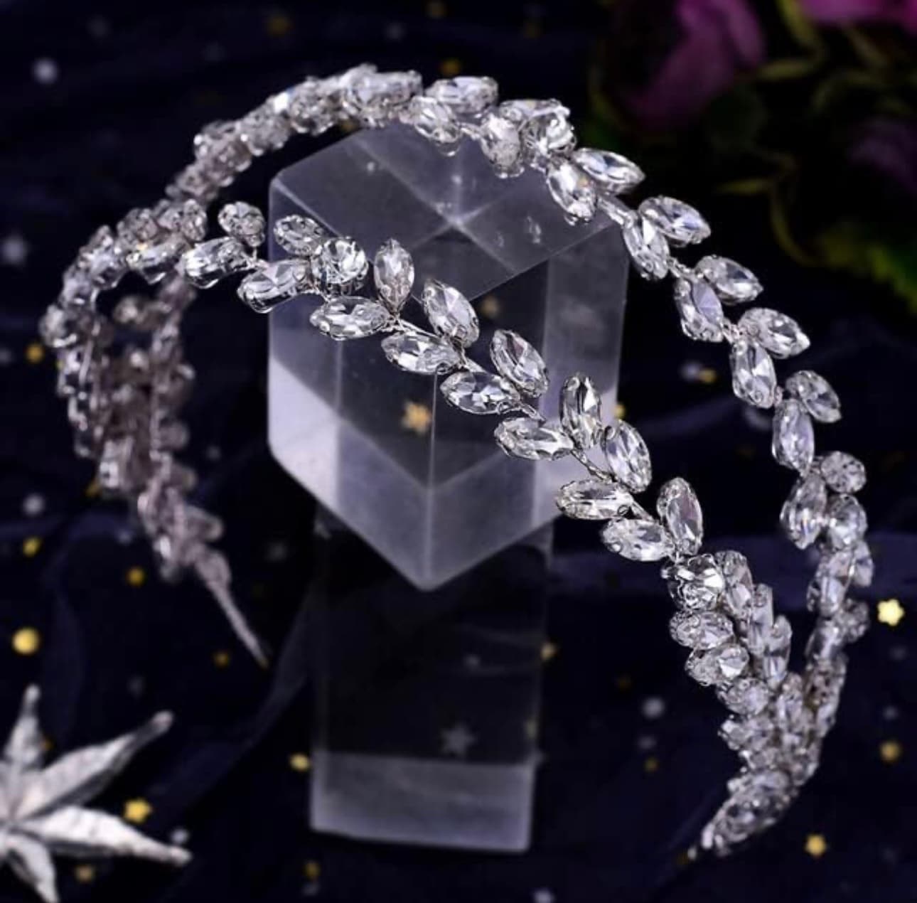 Couronne métallique double avec pierres semi-précieuses Couronne métallique double avec pierres semi-précieuses