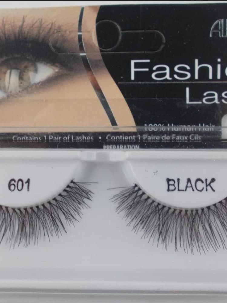 Natürlich aussehende Wimpernverlängerungen Natürlich aussehende Wimpernverlängerungen